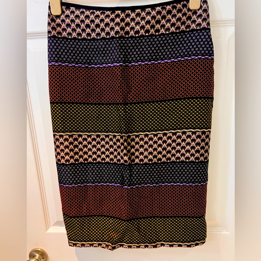 Chic multi coloured pencil skirt